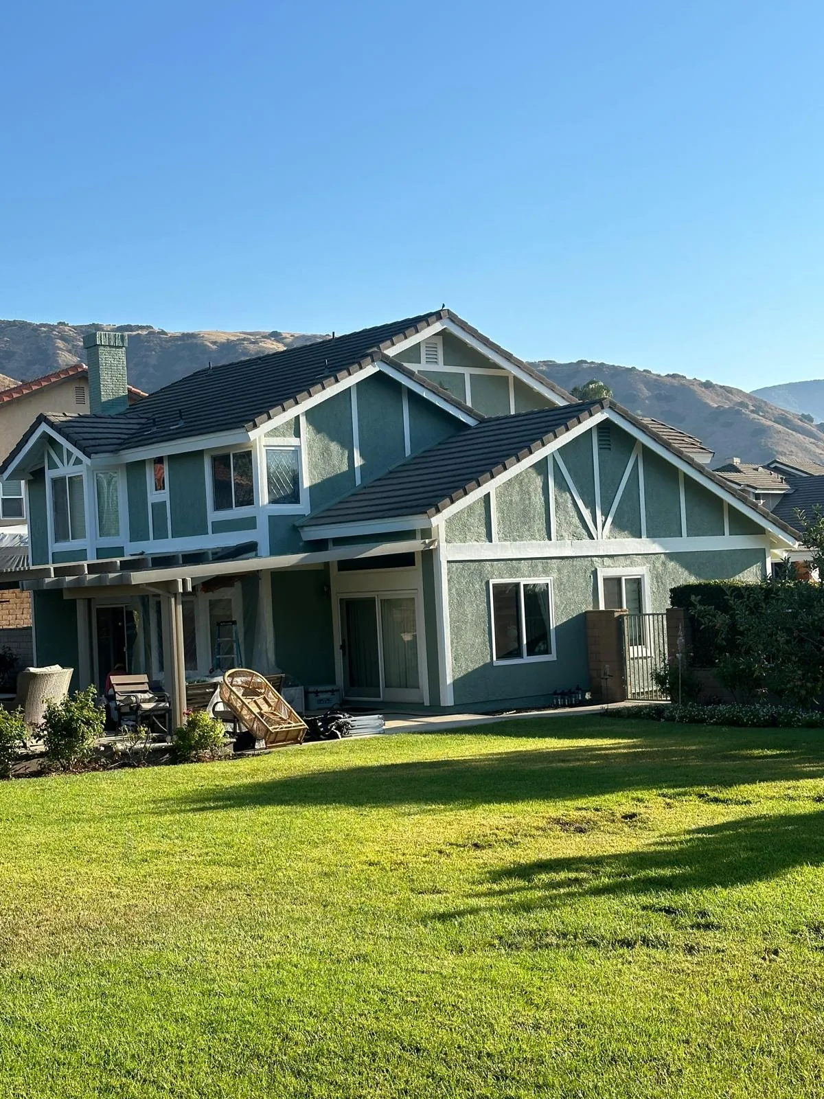 Altadena home exterior and trim painted by Ivan's Pro Painting