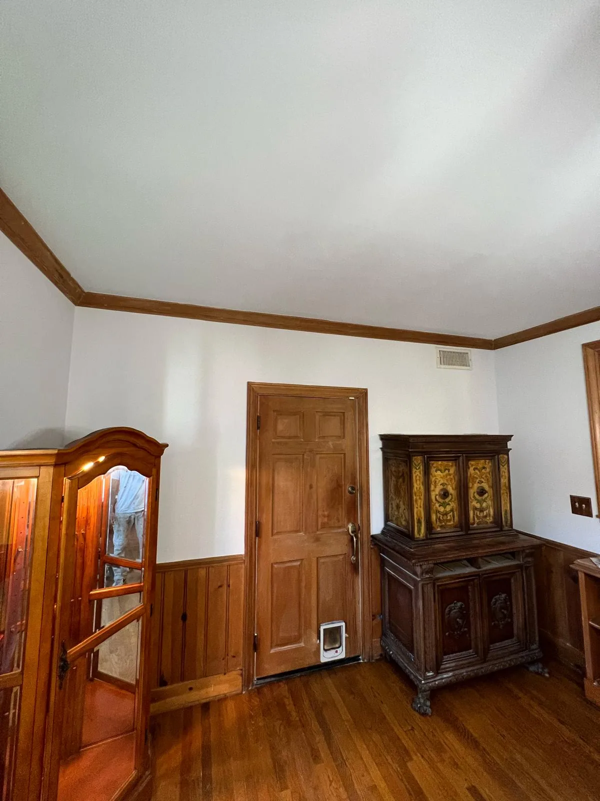 Finished drywall repair blended into the surrounding paint, Pasadena